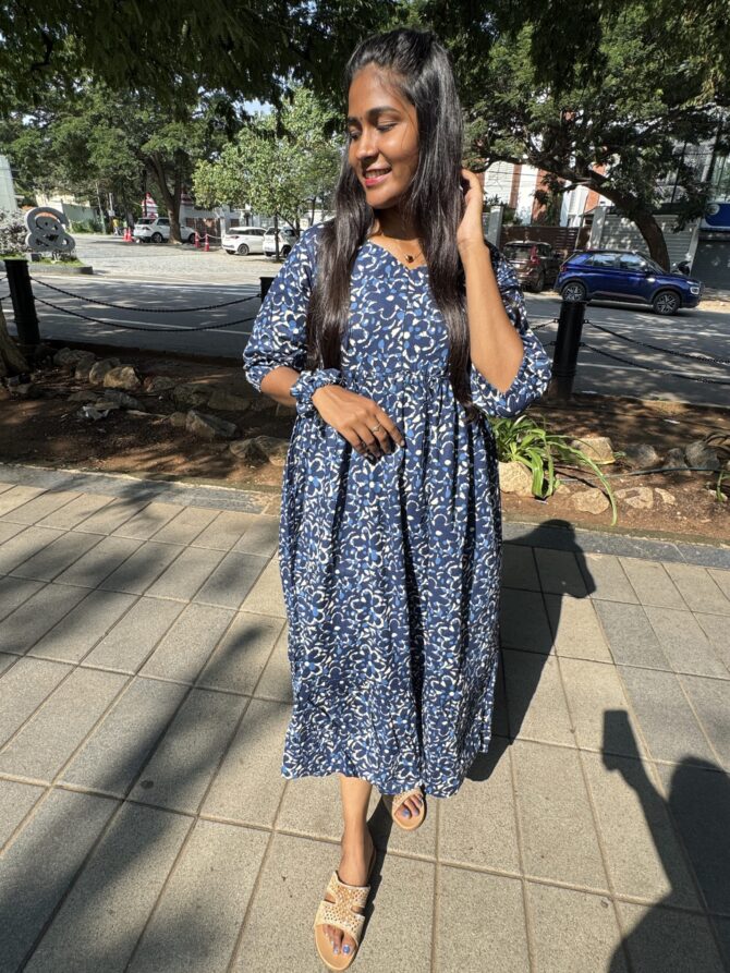 Navy Florals Centre Zip Kurti - Image 9