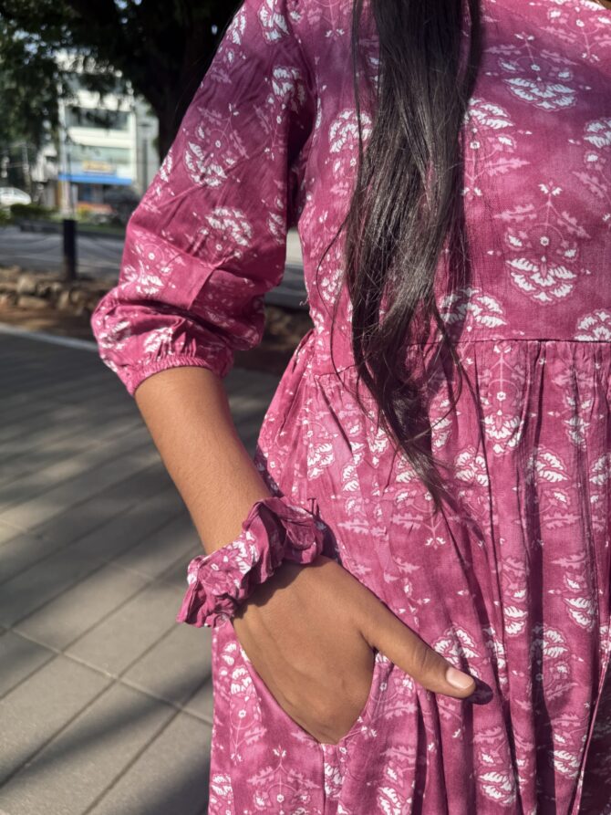 Pinky White Florals Centre Zip Kurti - Image 5