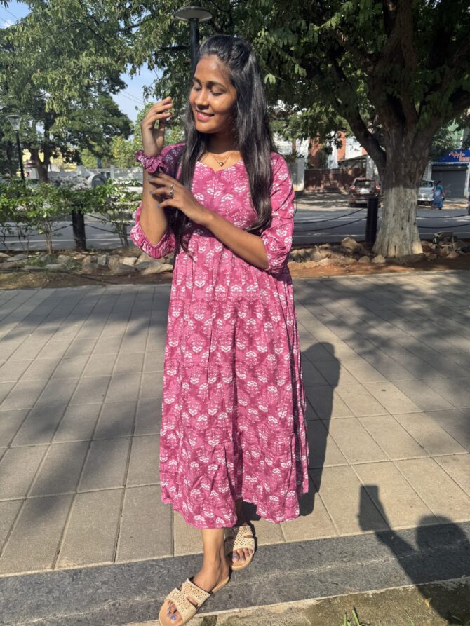 Pinky White Florals Centre Zip Kurti - Image 8