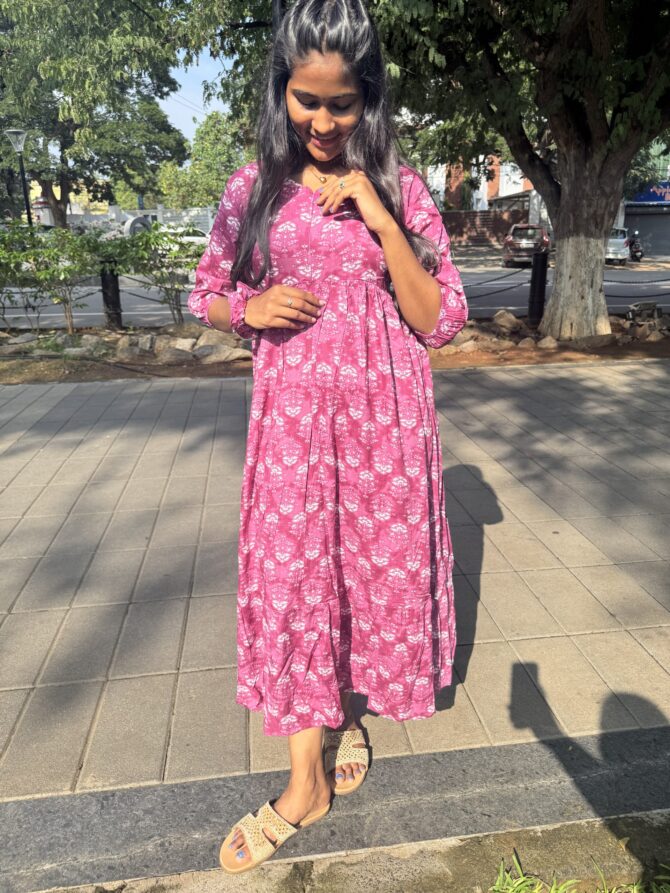 Pinky White Florals Centre Zip Kurti - Image 10