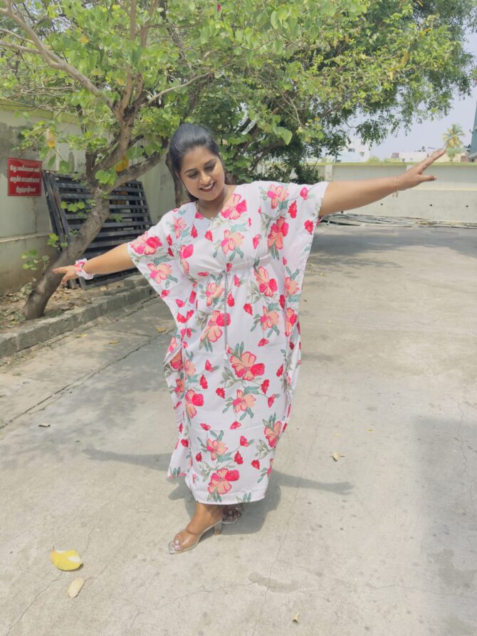 White Garden Kaftan Maternity Maxi’s - Image 4