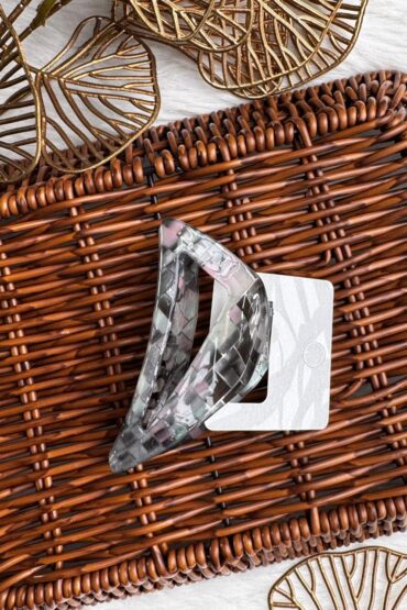 IRIDESCENT TRIANGLE HAIR CLIP-XGXX1