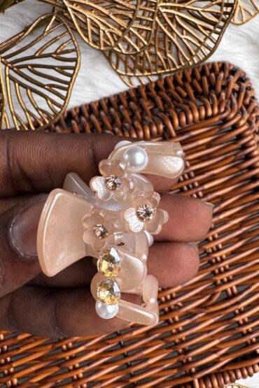 ELEGANT PEARL & FLORAL CRYSTAL HAIR CLIP-RBWW2